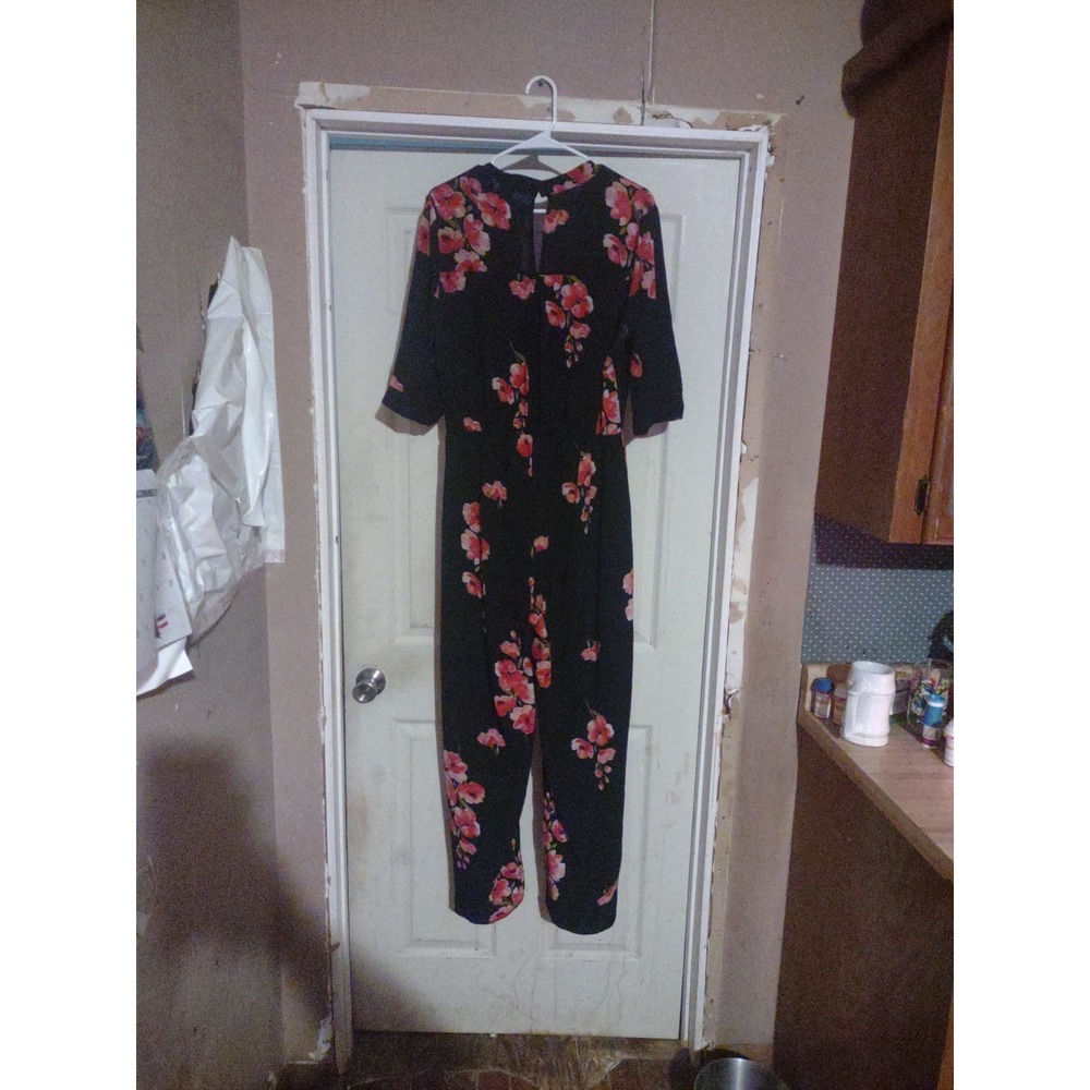 Jumpsuit - Picture 6 of 9